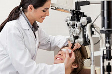 Профосмотр  офтальмолога может рассказать о человеке больше, чем десятки сданных анализов