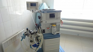 Автоматическая инфузионная система с четырьмя шприцевыми насосами