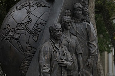 Установлен памятник медикам - героям сегодняшнего дня 