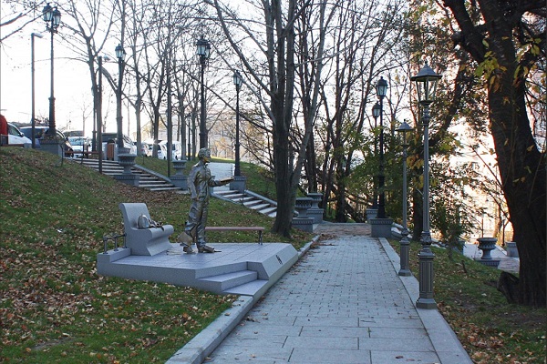 памятник, Чехов