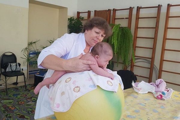 Инна Рыжененкова, Артёмовская детская больница, кадры