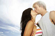 Врачи рекомендуют жителям Приморья больше целоваться