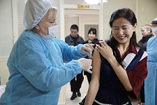 коронавирус, COVID-19, эпидемия, пандемия, вакцинация, иммунизация, прививки, иностранные граждане