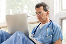 Американские врачи предпочитают повышать квалификацию в онлайне