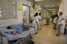 В больницах Петербурга «перегруз»: ежедневно госпитализируют больше пациентов, чем выписывают 
