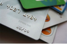 Более   180 тысяч  банковских карт  Дальневосточный Сбербанк выдал клиентам в  2013 году 