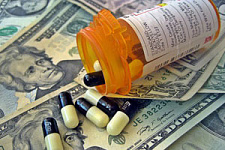 Правительство ограничило госзакупки иностранных лекарств