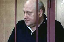 Главный военный медик-взяточник приговорен к 8 годам лишения свободы и штрафу в 900 тыс. руб.