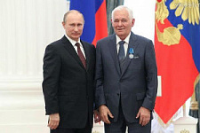 Путин поручил правительству прислушаться к Леониду Рошалю