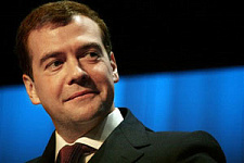 Медведев утвердил миллиардные субсидии на закупку лекарств