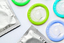 Минпромторг хочет запретить госзакупки импортных бинтов и презервативов