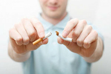 Минздрав обеспечит медпомощью всех бросающих курить