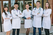 выплаты медикам, стимулирующие выплаты, кадровый голод, кадровый вопрос, кадровая проблема, дефицит кадров, проблемы здравоохранения медицинское образование, подготовка медицинских кадров