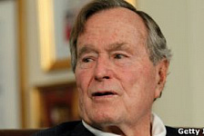 Буш-старший остается под постоянным наблюдением врачей