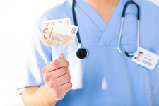 НМП: большая разница в зарплате простимулирует медиков к обучению