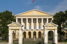Парламент Санкт-Петербурга обвинили в дискриминации частных клиник