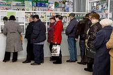 Большинство россиян покупают лекарства каждый месяц