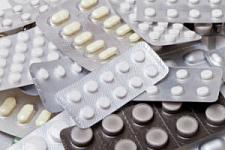 Минпромторг разъяснил, в каких случаях госзакупка зарубежных лекарств будет запрещена
