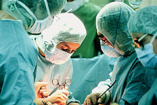 Хирурги стали самыми желанными врачами на сайте знакомств