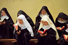 Монахиням прописали противозачаточные таблетки