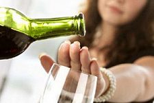 Роспотребнадзор осудил возвращение рекламы алкоголя