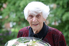 Старейшая студентка защитила докторскую в 102 года