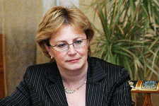 Скворцова определила срок подачи предложений по сотрудничеству с фондами