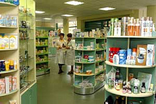 Россияне ходят в аптеки за косметикой, а не за лекарствами, показало исследование