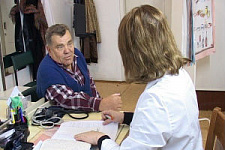 Недостаток сельских врачей предложили восполнить за счет украинских беженцев