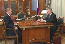 Председатель Правительства РФ Владимир Путин провёл рабочую встречу с президентом РАМН Иваном Дедовым