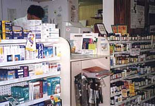 Торговля лекарствами в магазинах - "за" и "против"