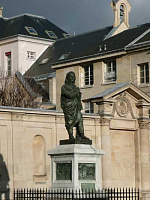 Памятник Ларрею в Париже