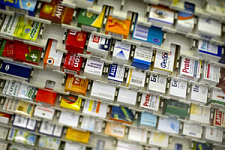 За год закупки импортных лекарств уменьшились на треть