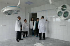 Главе Сахалина показали развитие районной медицины 